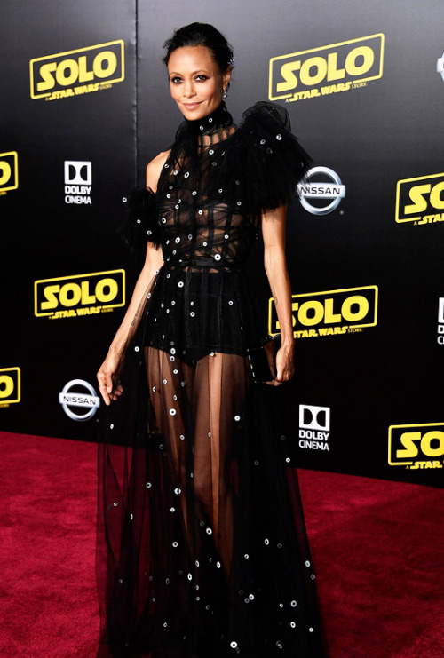 johnadegboyega - Thandie Newton attended the premiere of Solo - A...