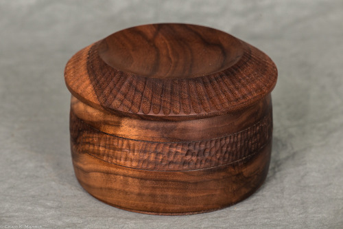 madebyvmworks:A walnut box with hand carving details.