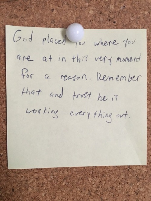 littlechristianthings:My sister put notes all around her room...