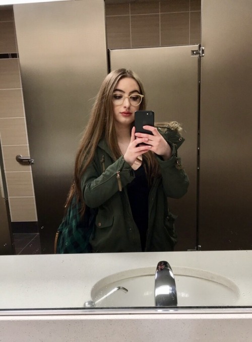 nobyelol - Contemplating life in the community college bathroom