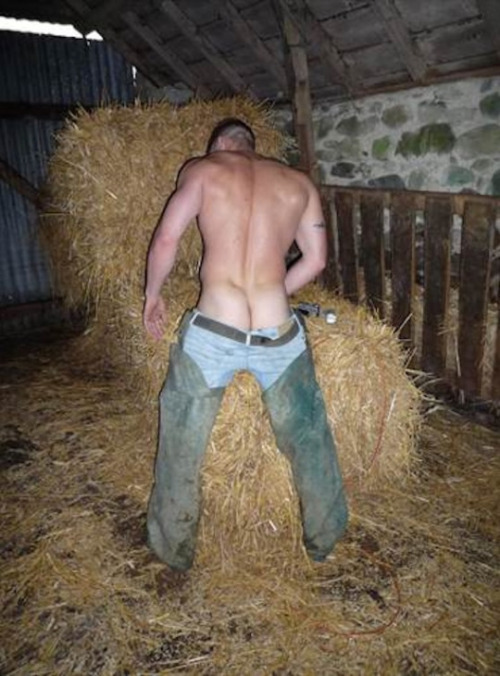 sportmen-bulge - buttA hot ass on that farm boy. 