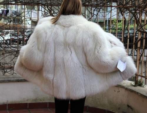 the-fur-mistress:XL fox fur coat…you could be a size S and...