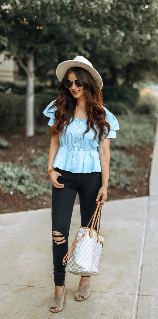 10 Easy Outfits for When You Hate Everything You Own - #Beauty, #Pretty, #Outfitideas, #Fashionblogger, #Top I wasnsure I was going to like this top on, as peplum sometimes make me look a little funny on top. this beauty took me by surprise! The billowy arms, combined with the tight waist is crazy flattering! I just found it on sale too, so make sure to use the  app, then screenshot this image to shop. OR just simply  there (search kissmedarlingxo) for daily outfit details! , liketkit 