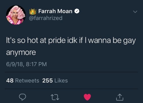 notatrixieblog:Farrah continuing to be the most relatable queen...