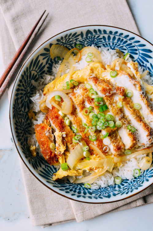 foodffs:Katsudon Japanese Pork Cutlet and Egg Rice BowlFollow...