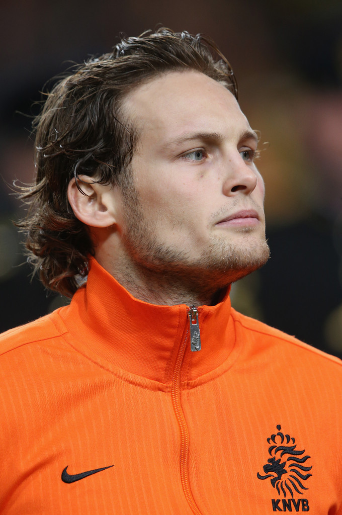 Reinvented by de Boer, Ajax’s Daley Blind transforms into the ‘Dutch Lahm’ “ By Mohamed Moallim
”
Innovation swirls around Ajax like leaves, in the Vondelpark, on a blustery autumn’s day. “Almost every club tries to imitate them,” Aad de Mos, who...