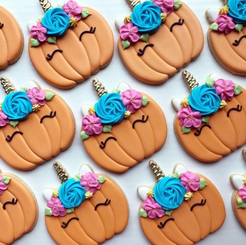 everybody-loves-to-eat - pumpkin unicorn cookies(source)