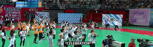 bubbleflexe - When Irene got everyone at ISAC free fried chicken...