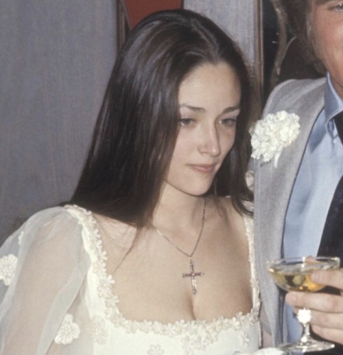 susp1ria - olivia hussey at her first wedding in 1971 