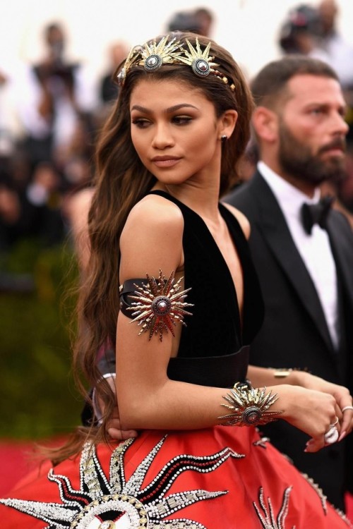 paperthindoll - ~ Zendaya Thinspo ~(REQUESTED)[ feel free to...