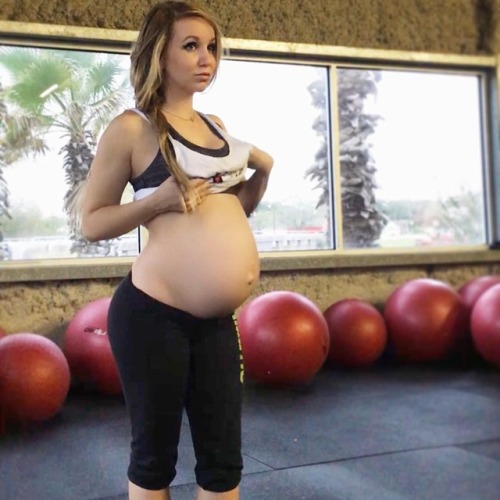 pregotopia - bellylove577 - Part 1 of 3 of this blonde fitness...