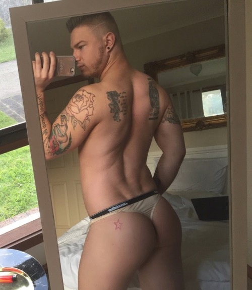 yourbrothershotfriend - Spank my ass and tell me I’m pretty ✨