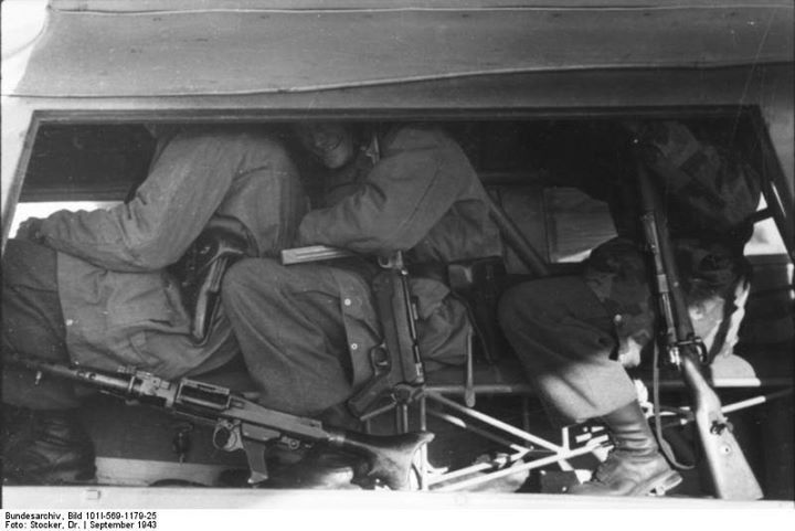 Как перевозили раньше на самолетах Fallschirmjäger in a DFS 230 transport glide