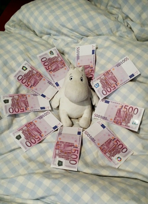 rikkipoynter - kotomikamillentee - This is the rare money moomin ....