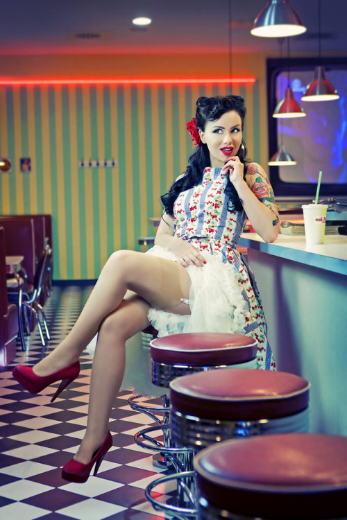 pinup-girls:Ana Perduv in a diner http://tiny.cc/l2pnpy