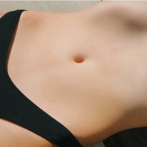 Female Belly Buttons & Tummies