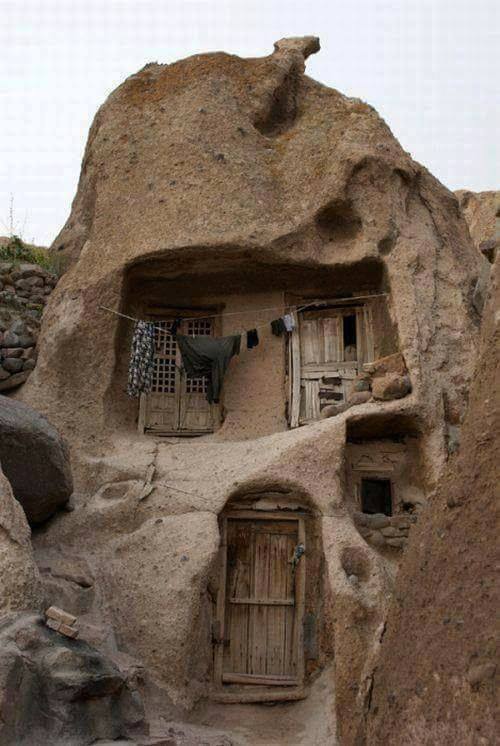 ancientorigins - 700 year old home in Iran.