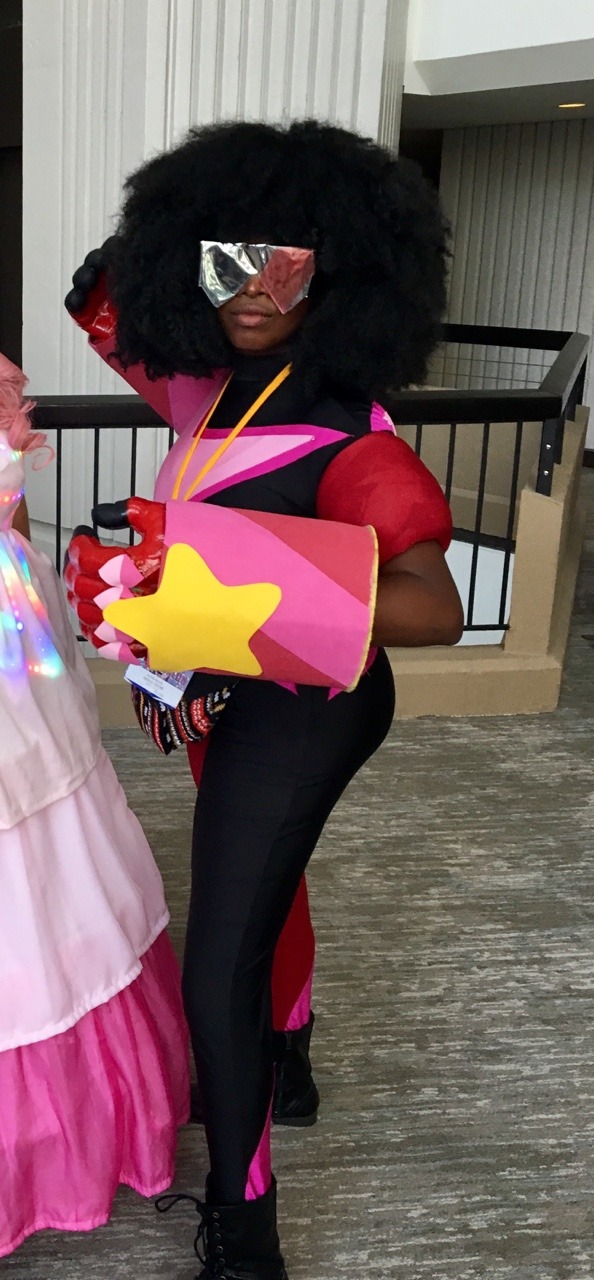 Hey hey y'all! This weekend I was at dragoncon in Atlanta and I cosplayers garnet and cotton candy garnet. Could you tag me in any pics u have of me, pretty plz.✨✨✨