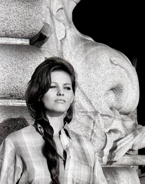 summers-in-hollywood - Claudia Cardinale, 1960s. Photo taken by...