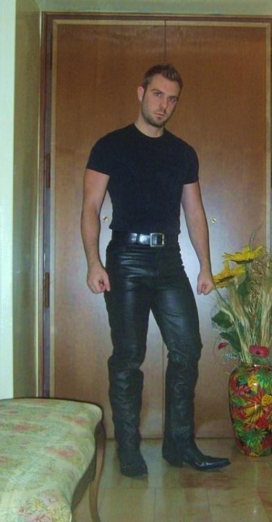 bootedcowboys - bromaninboots - This dude is sexy as fuck!OHHHH...