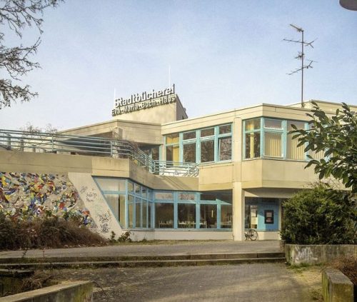 germanpostwarmodern - Municipal Library Tempelhof (1975-78) in...