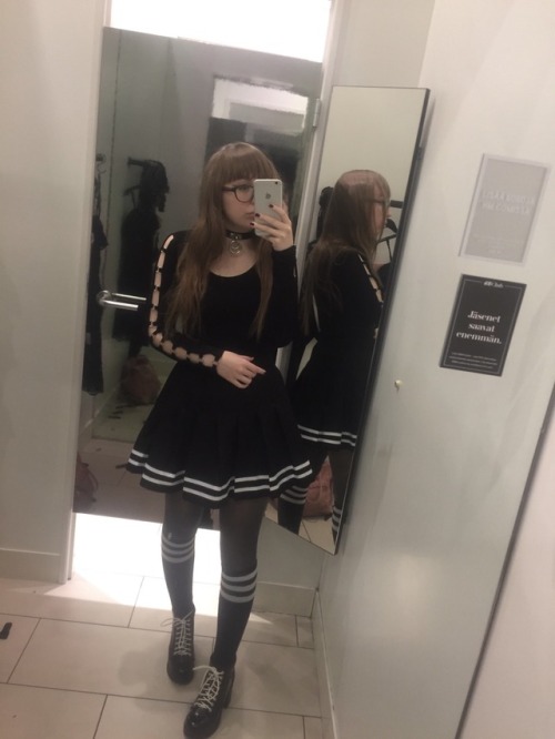 silverxrevolver - i felt very cute & spooky in my outfit...