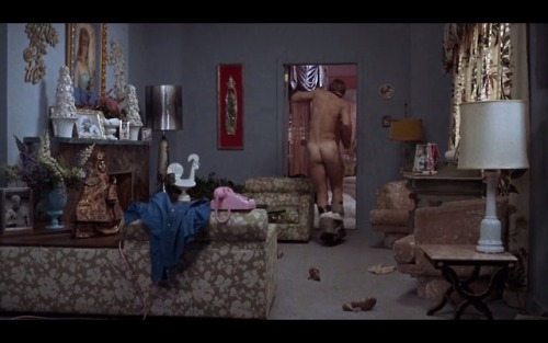 Young Jon Voight naked in ‘Midnight Cowboy’ post...