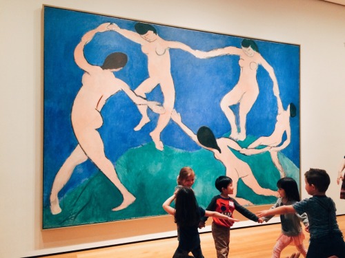 smoke-stungeyes - These little kids at MoMA were trying to...