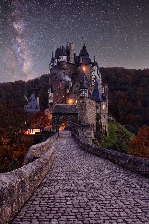 heaven-ly-mind:Berg Eltz Castle, Germany