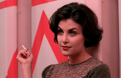 mrsdewinters:Sherilyn Fenn as Audrey Horne in Twin Peaks: The...
