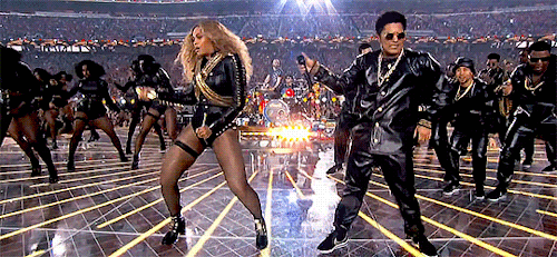 eroticallyyou - bob-belcher - Beyoncé and Bruno Mars performing a...