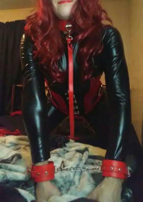 submissive leather slut