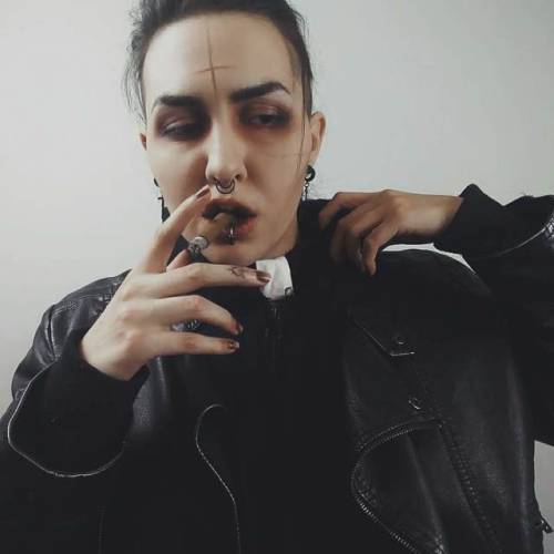 necromancernextdoor:[instagram]The makeup looks better in...