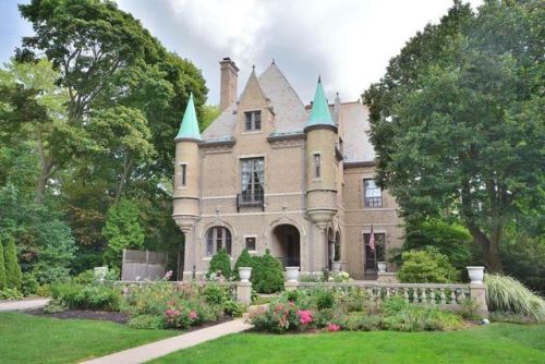 househunting - $1,850,000/7 br/9100 sq ftMilwaukee, WIbuilt in...