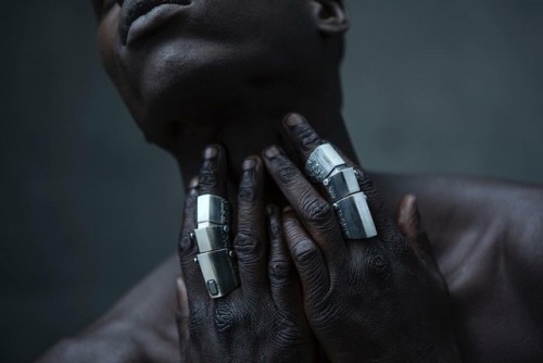 Love the intense jewellery of @breathandstone … Metal...