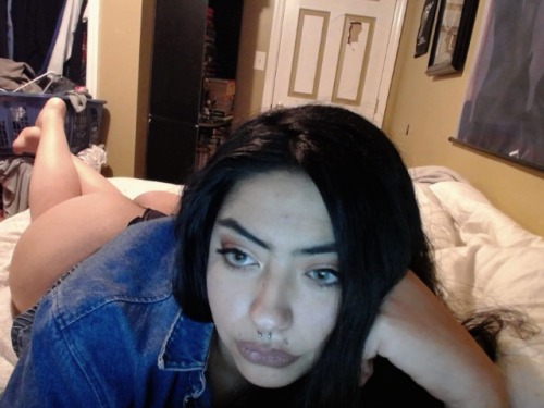 myzticstylez -  reblog this if you want to see my casting couch