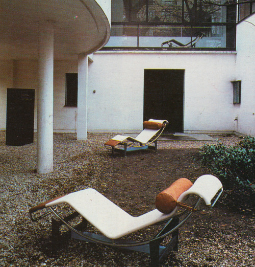 aqqindex - Le Corbusier, CourtyardLe Corbu. 