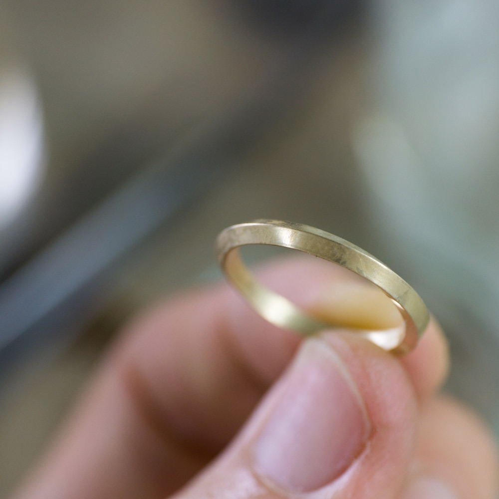 結婚指輪の制作風景　ゴールドリング　ハンドメイドジュエリー