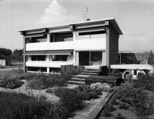 germanpostwarmodern - House Van Harmelen (1965) in Enschede, the...