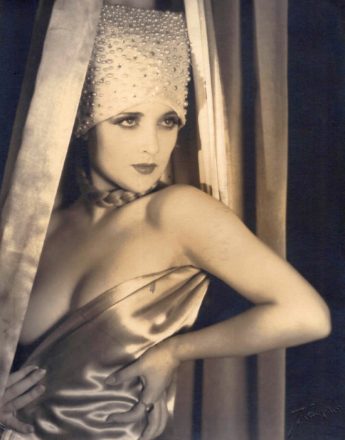 fawnvelveteen:William E. Thomas, Carole Lombard, 1929/...