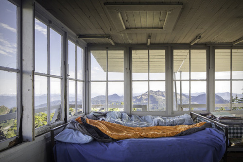 utwo:Peaceful Panopticon / Restored Fire Lookout© alpinemodern