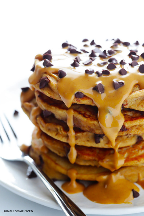 foodsforus:Peanut Butter Chocolate Chip Pancakes