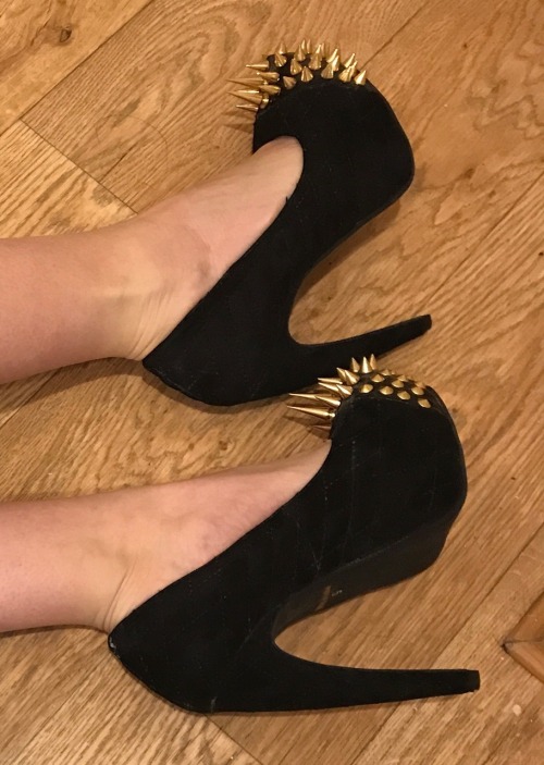 opalxo:I love my heels! Hopefully your share me.