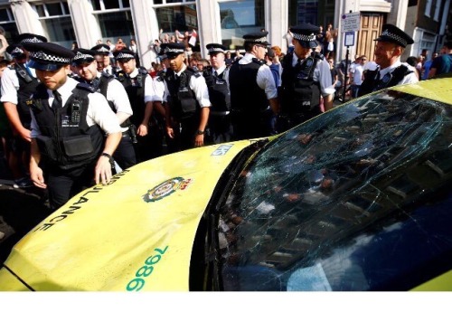 ayeforscotland - England fans smash up an ambulance in ‘celebration’ of beating Sweden.Thi