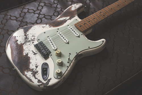 chillypepperhothothot:Relic’d Fender Stratocaster by...