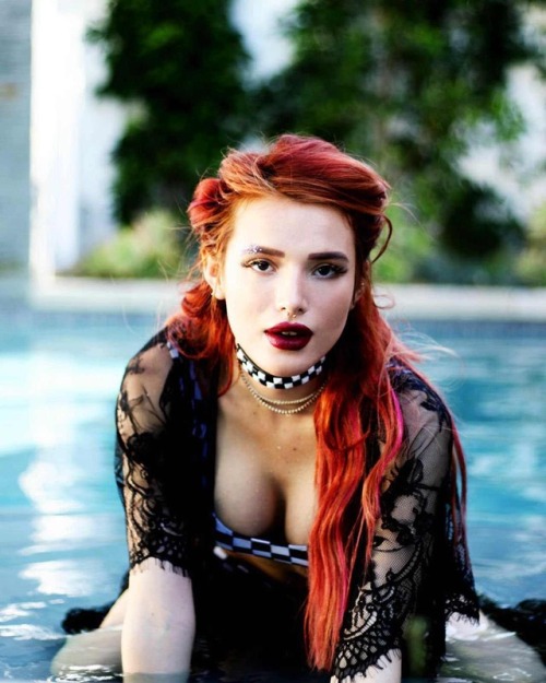 sexyandfamous - Bella Thorne