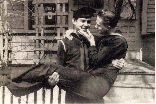 growing-up-gay - Beautiful vintage photos of LGBTQ couples. ❤️