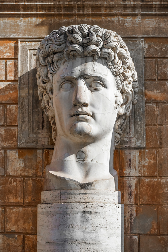 2seeitall - Head of acolossal Roman statue of Emperor...