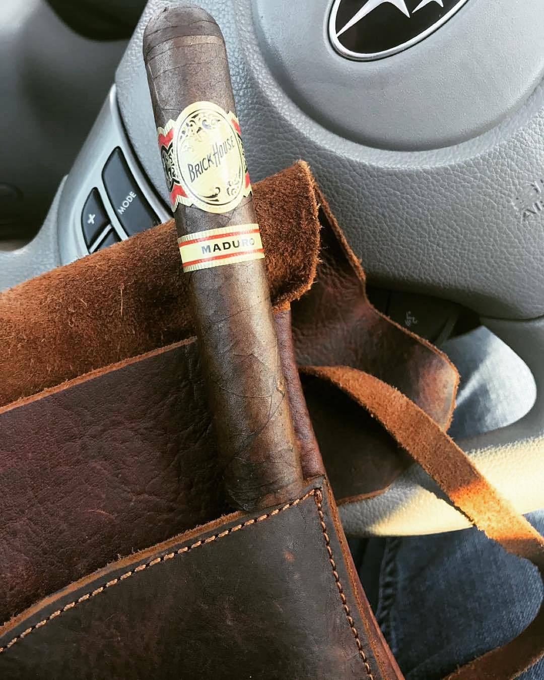 Cigar carriers 🔥💨 #madeinusa Repost from @mycigarjournal BOTL @stacy93068 got me craving a @brickhousecigars Maduro so I had to get one out of my humi #cigar #cigaroftheday #cigaraficionado #cigarsociety #botl #cigarlover #cigarlife #cigargeek...