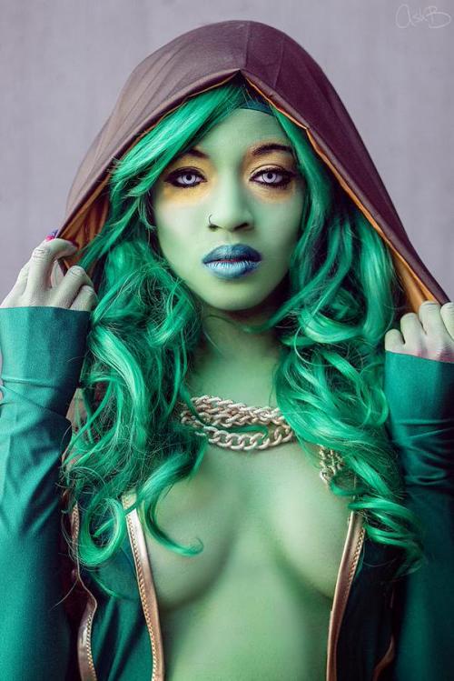 sci-figirls - superheroesincolor - Gamora #Cosplay by Maki...